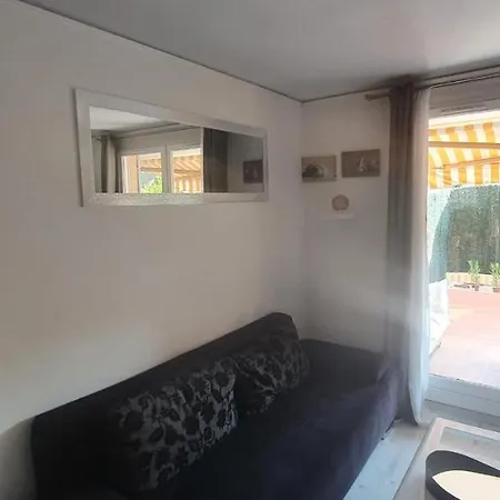 Flat With Swimming Pool 5min From The Beach