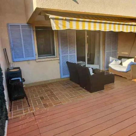 Flat With Swimming Pool 5min From The Beach