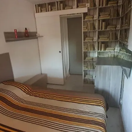 Flat With Swimming Pool 5min From The Beach Apartman Fréjus